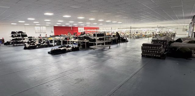 RUIXIANG GARMENT production workshop